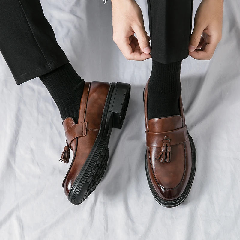 Premium men's smart casual loafers, combining classic style with modern comfort & versatility.