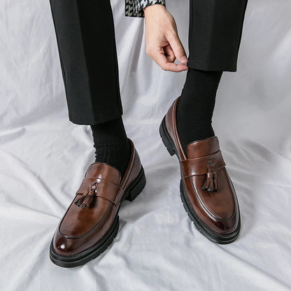 Durable men's classic loafers, smart casual slip-on footwear for long-lasting style and comfort.