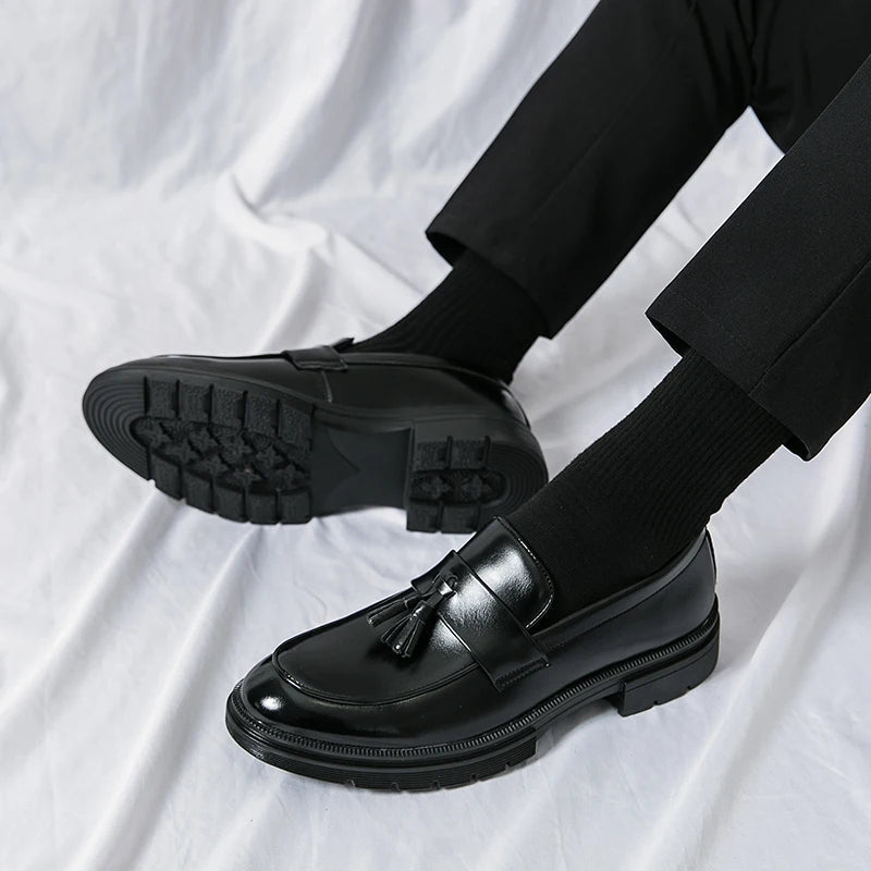 High-quality leather men's loafers, elegant slip-on shoes for sophisticated smart casual attire.