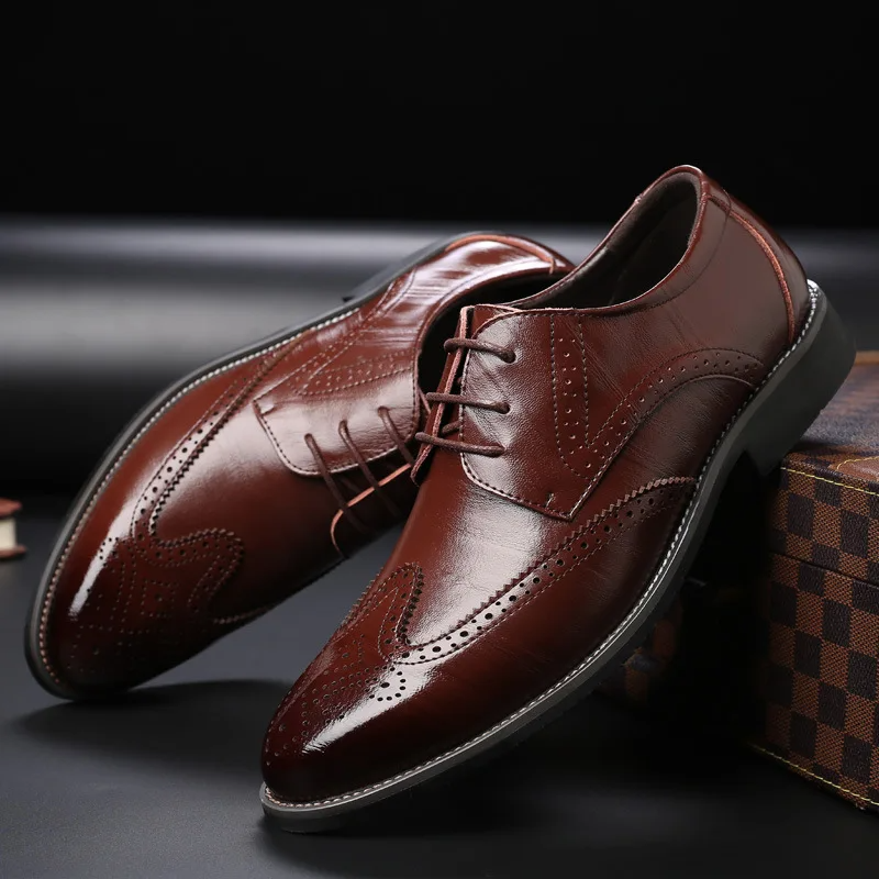 Elegant men's classic brogue oxfords, a timeless choice for comfortable formal and business footwear.