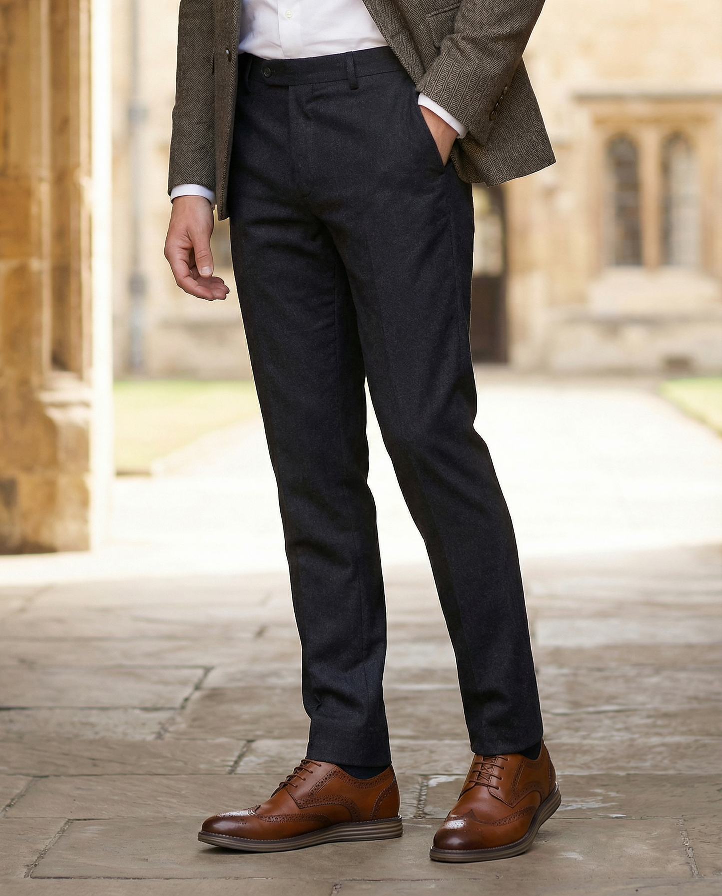 Stylish men's classic brogue oxford dress shoes, offering comfort and timeless elegance for fashion-forward men.