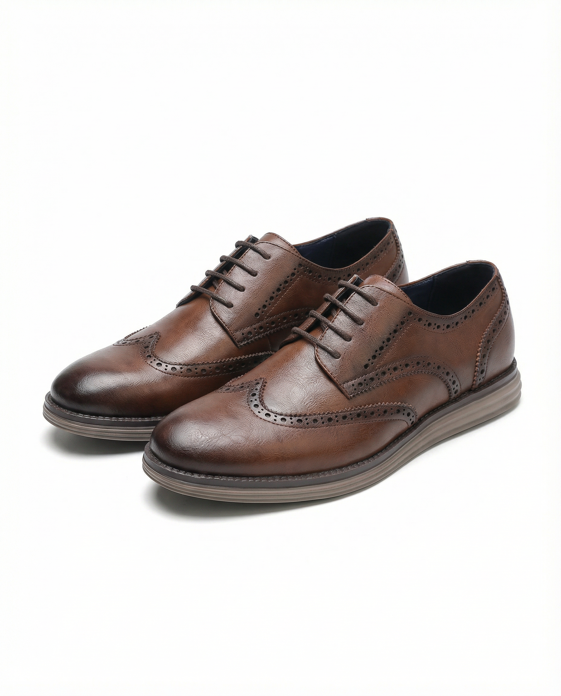 Professional men's formal brogue oxford dress shoes with a durable design, suitable for daily office wear.