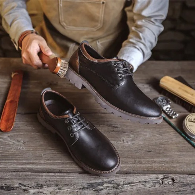 Polished Men's Cedar Ridge formal shoes, enhancing any sophisticated attire.