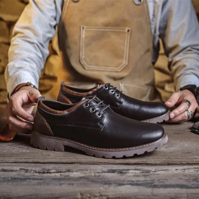 Cedar Ridge men's casual oxfords, combining comfort with timeless footwear style.