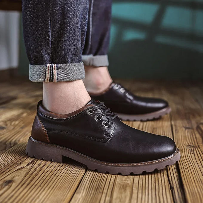 Smart Men's Cedar Ridge work shoes, dependable and stylish for daily office wear.