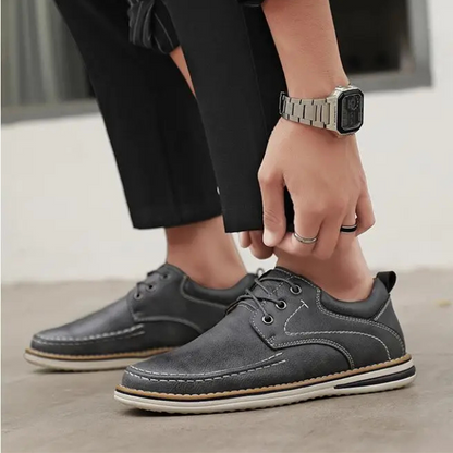 Comfortable and fashionable men's black moc toe oxford shoes, for all-day wear.