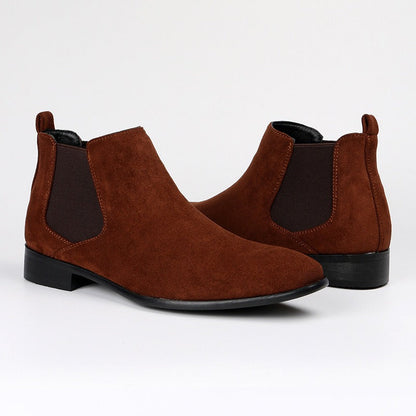 Timeless men's Chelsea ankle boots, offering both sophisticated look & comfort for daily use.