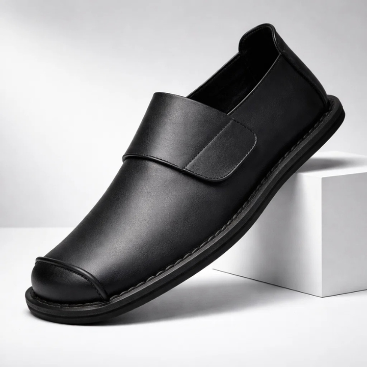 Men's comfortable classic slip-on loafers, versatile for professional office wear or elegant casual occasions.