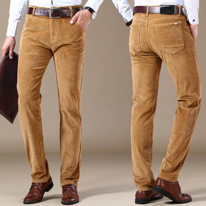Versatile straight-leg men's jeans, perfect for both casual and smart casual daily ensembles.
