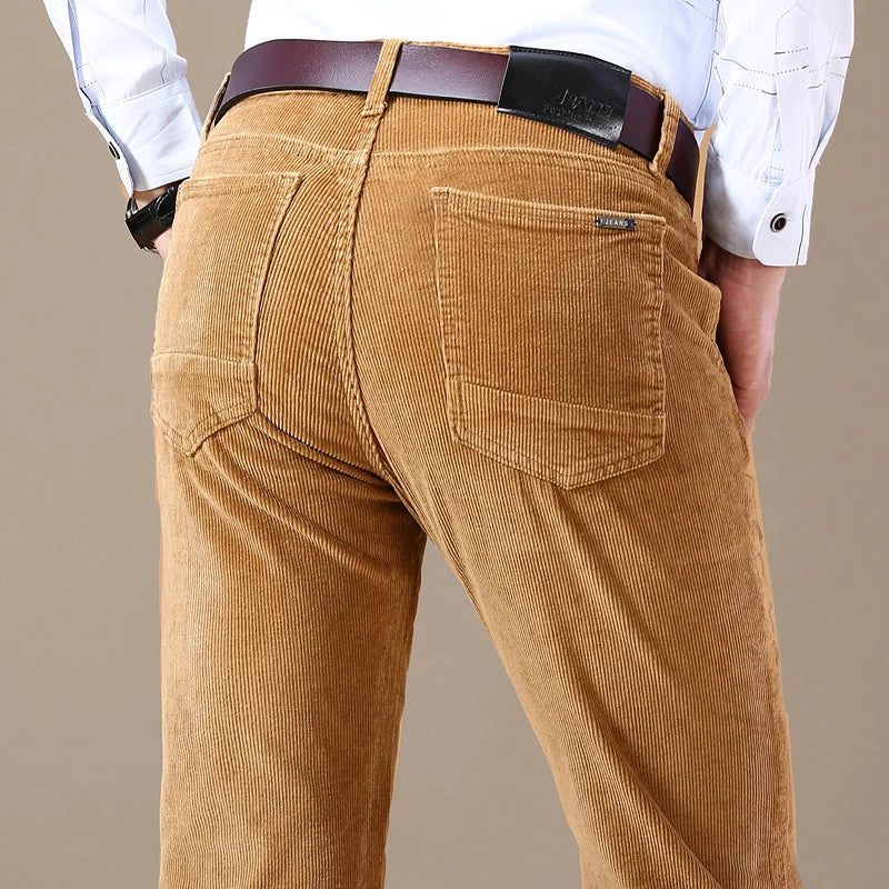 Men's durable straight-leg denim jeans, a classic choice for daily comfort and timeless style.