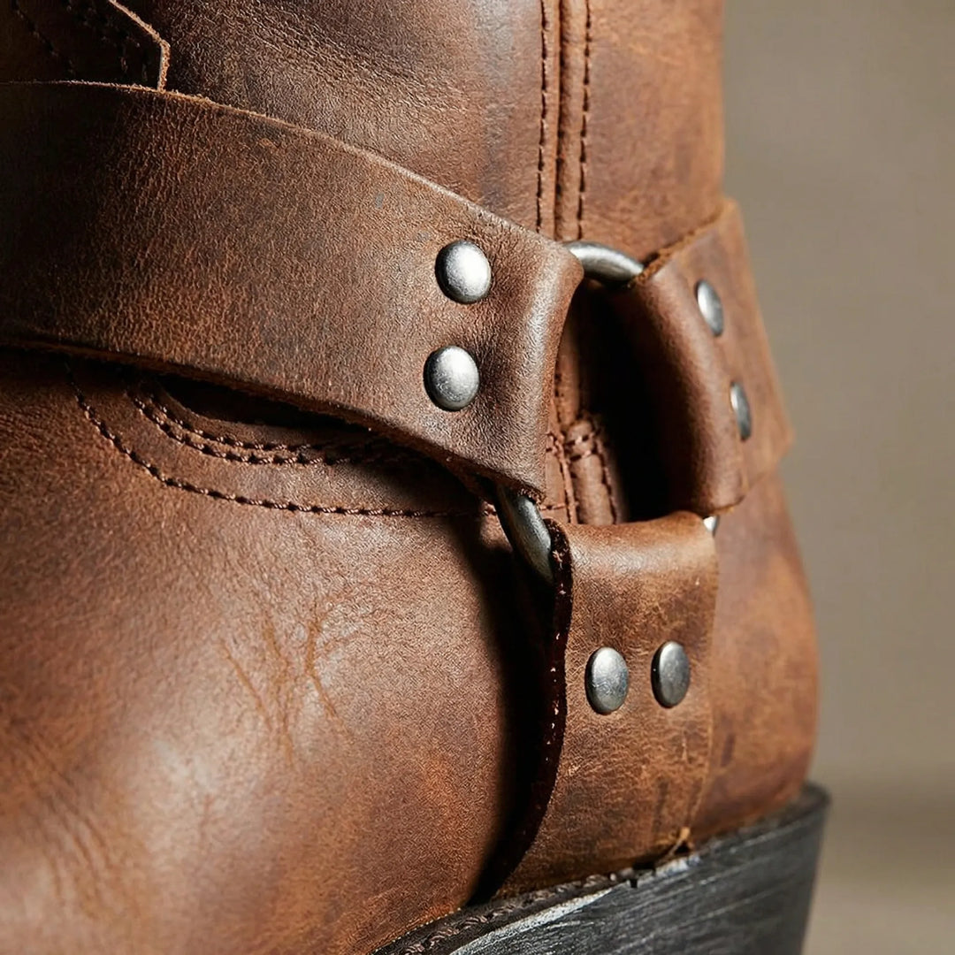 Stylish dark brown men's cowboy boots. Classic Western Allan design with a comfortable block heel for casual wear.