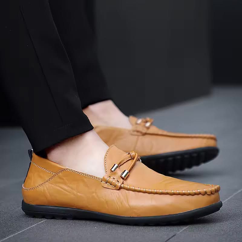 Comfortable Romano men's loafers, easy slip-on shoes for versatile men's fashion.