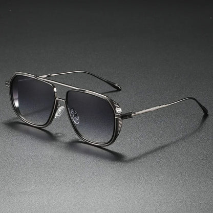 Classic unisex aviator sunglasses with metal frame for glare reduction & UV protection. Essential summer eyewear.