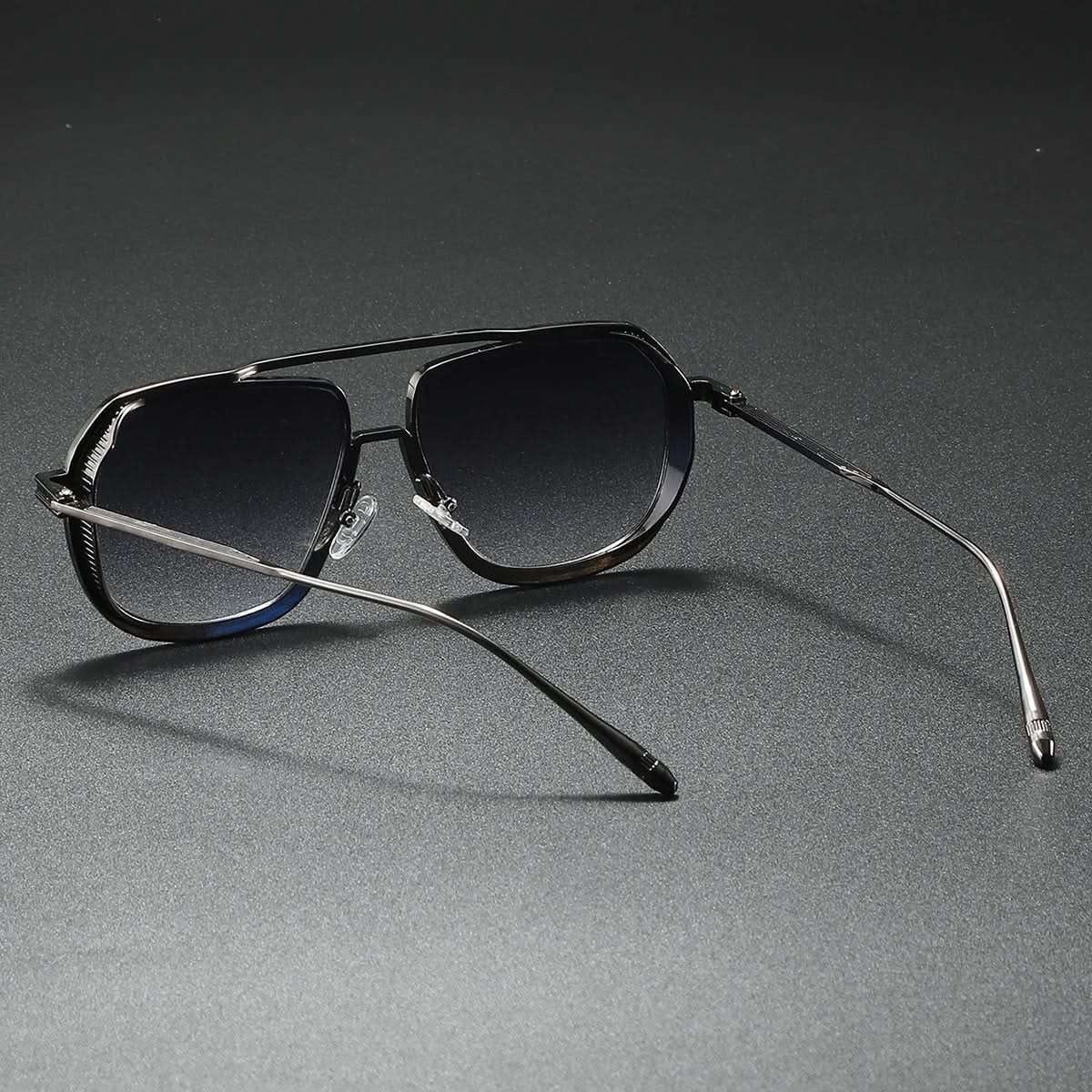 Unisex aviator sunglasses, classic metal frame. Stylish anti-glare eyewear for fashion & UV protection.