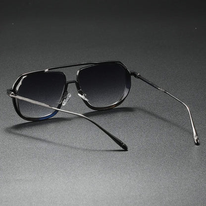 Unisex aviator sunglasses, classic metal frame. Stylish anti-glare eyewear for fashion & UV protection.