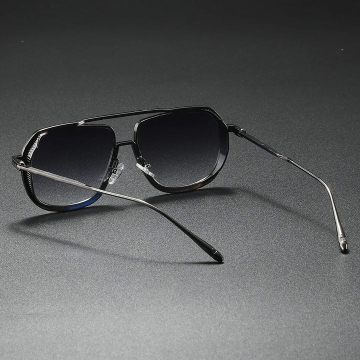Unisex aviator sunglasses, classic metal frame. Stylish anti-glare eyewear for fashion & UV protection.