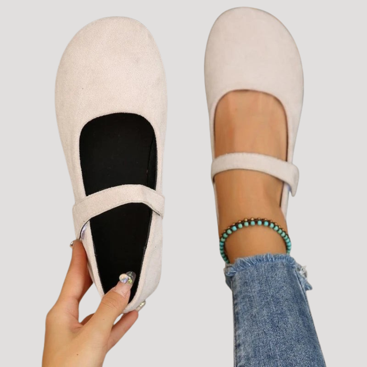 Classic women's Mary Jane flats with a stylish buckle strap. Comfortable everyday wear, versatile women's fashion.