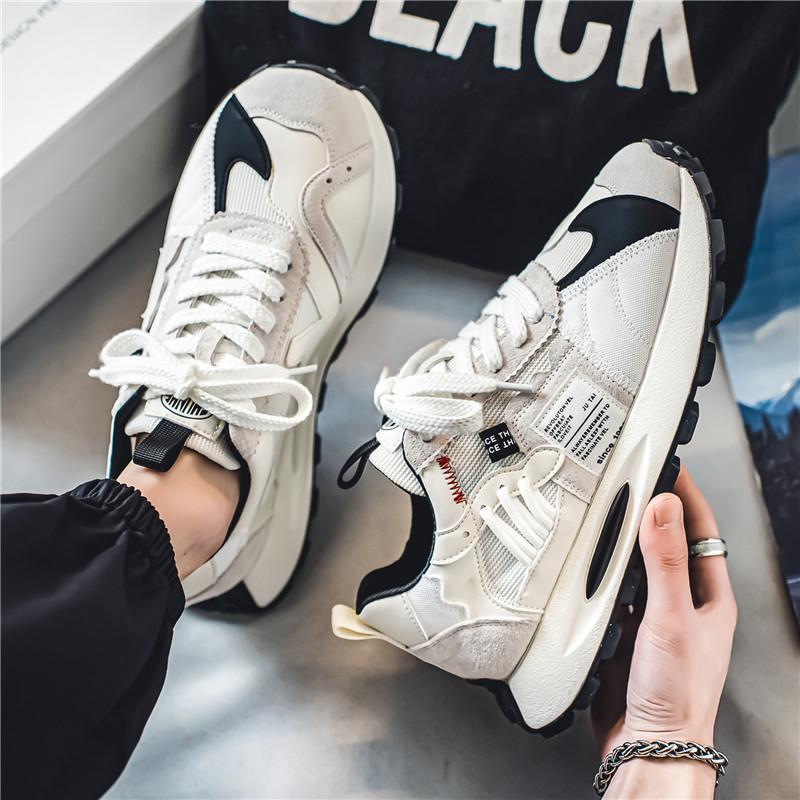 Urban mens retro style athletic sneakers, sporty & comfortable for everyday streetwear.