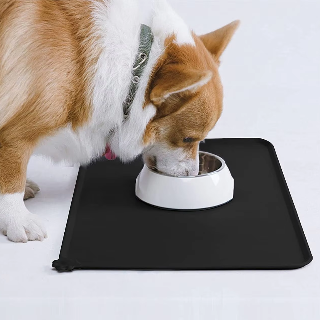 Close-up of a waterproof pet feeding mat, showing its non-slip surface, perfect for dogs & cats.