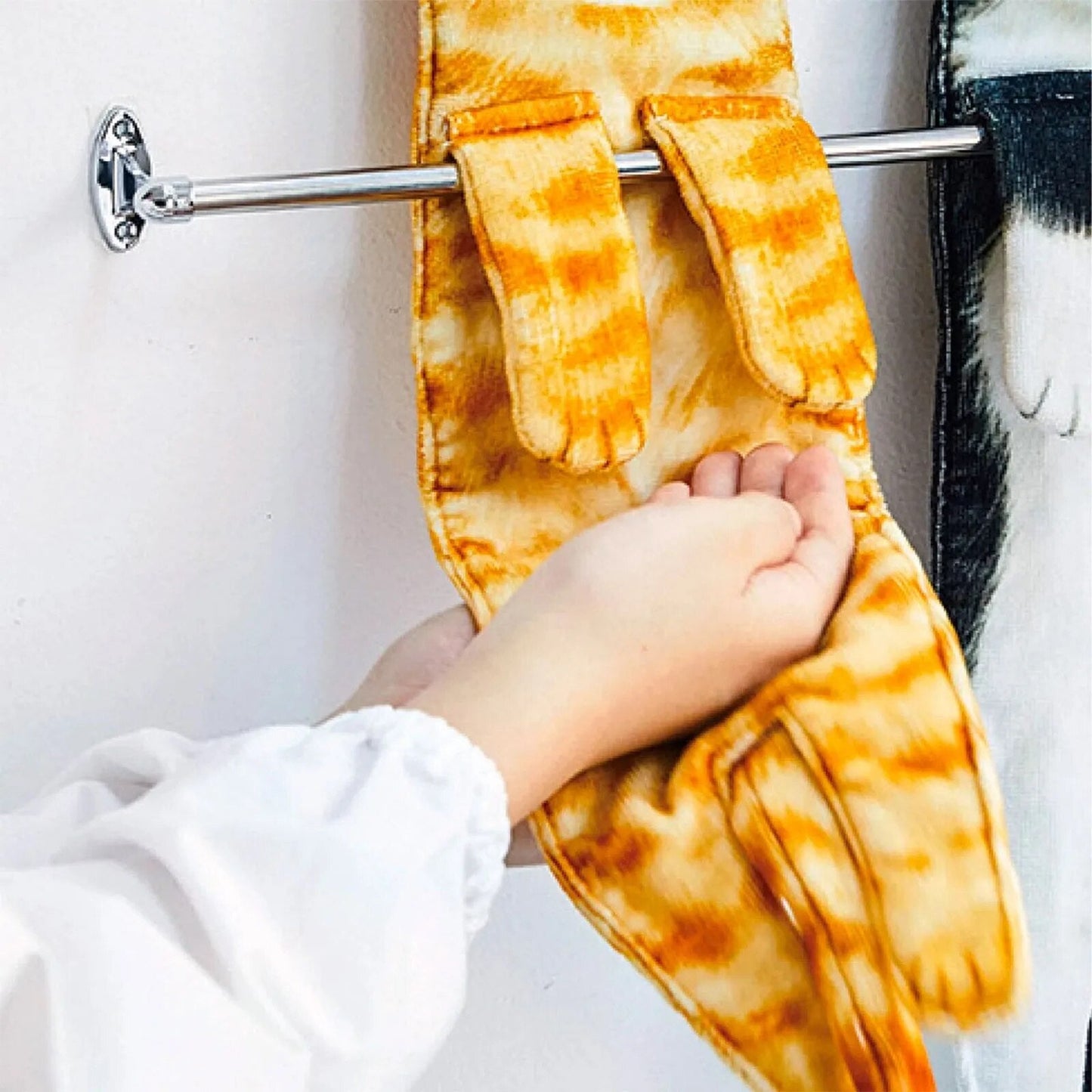 Fun novelty cat hand towel, a must-have for cat lovers, offering superior absorbency.