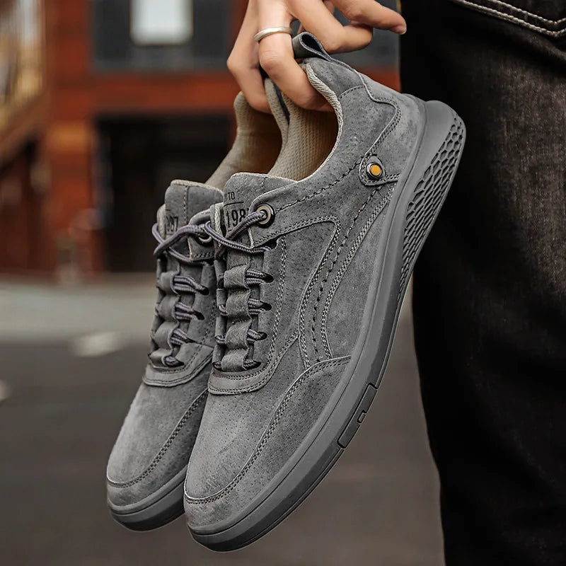 Close-up of Men's Retro 1987 casual sneakers, perfect for everyday comfort and style.