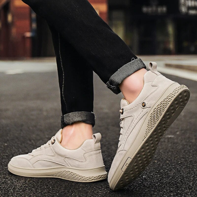 Lace-up men's casual shoes, 1987 retro look, designed for comfort and everyday use.
