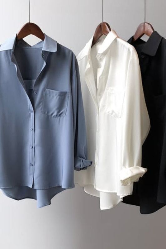 Versatile women's flowy blouse, comfortable & elegant. Relaxed fit casual top for everyday and day to night style.
