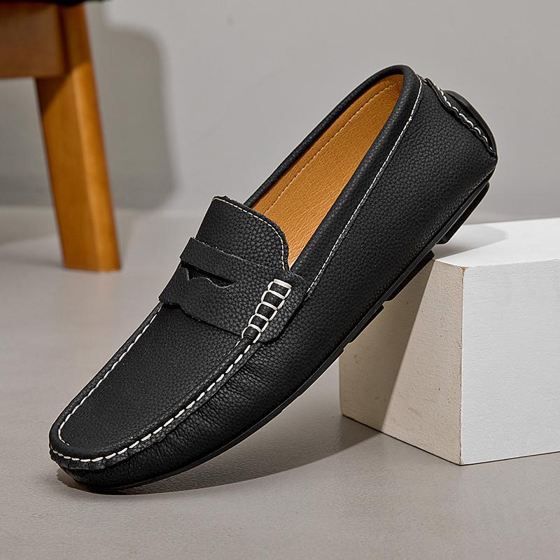 Cushioned men's slip-on shoes, offering ultimate comfort for daily wear. Versatile loafers for any outfit.