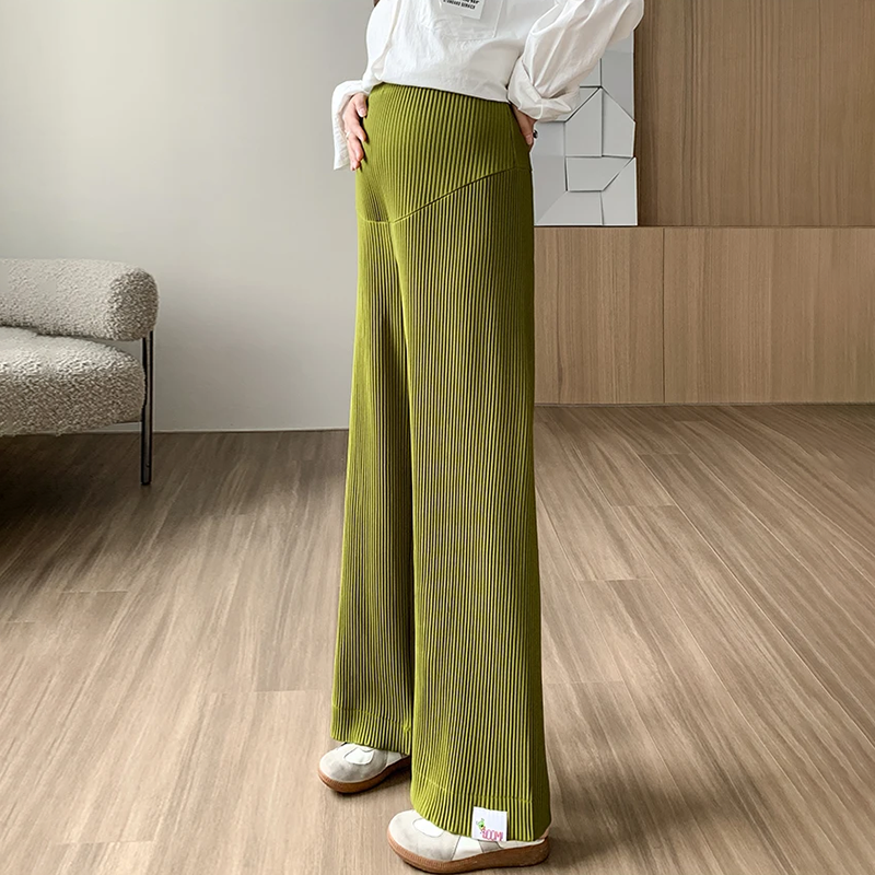 Loose fit wide leg maternity pants, comfortable & stretchy for women's effortless pregnancy style.