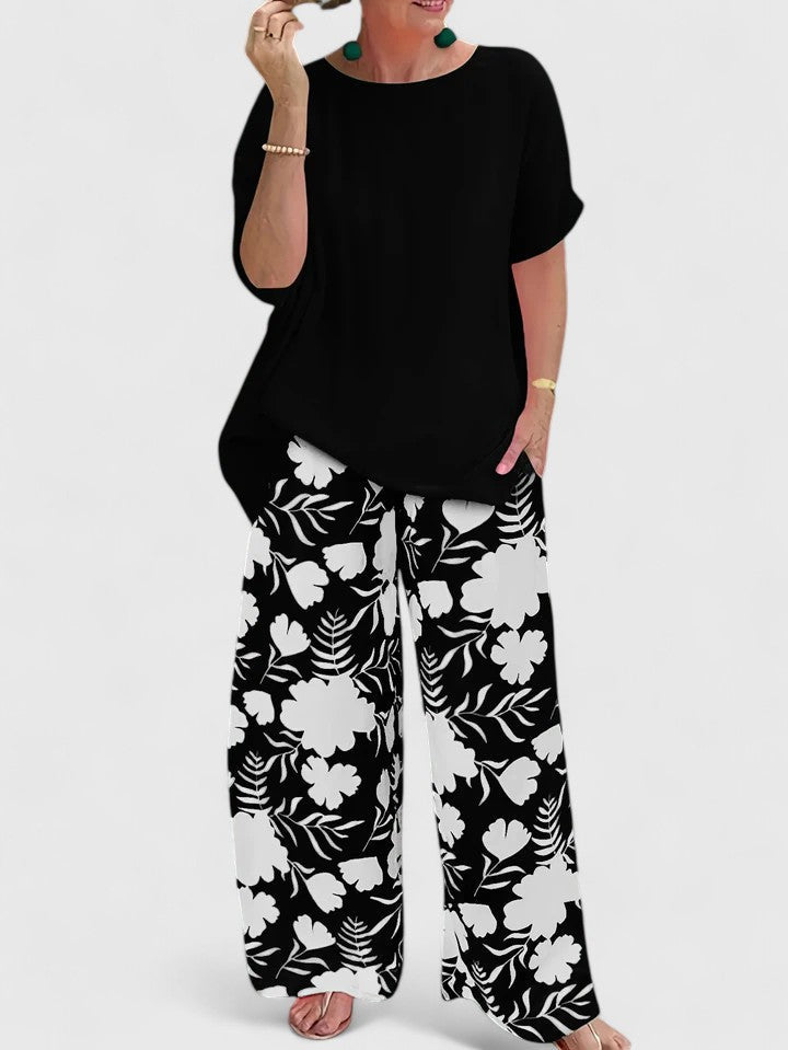 Soft, comfortable women's relaxed fit lounge pants, ideal for everyday wear & ultimate relaxation.