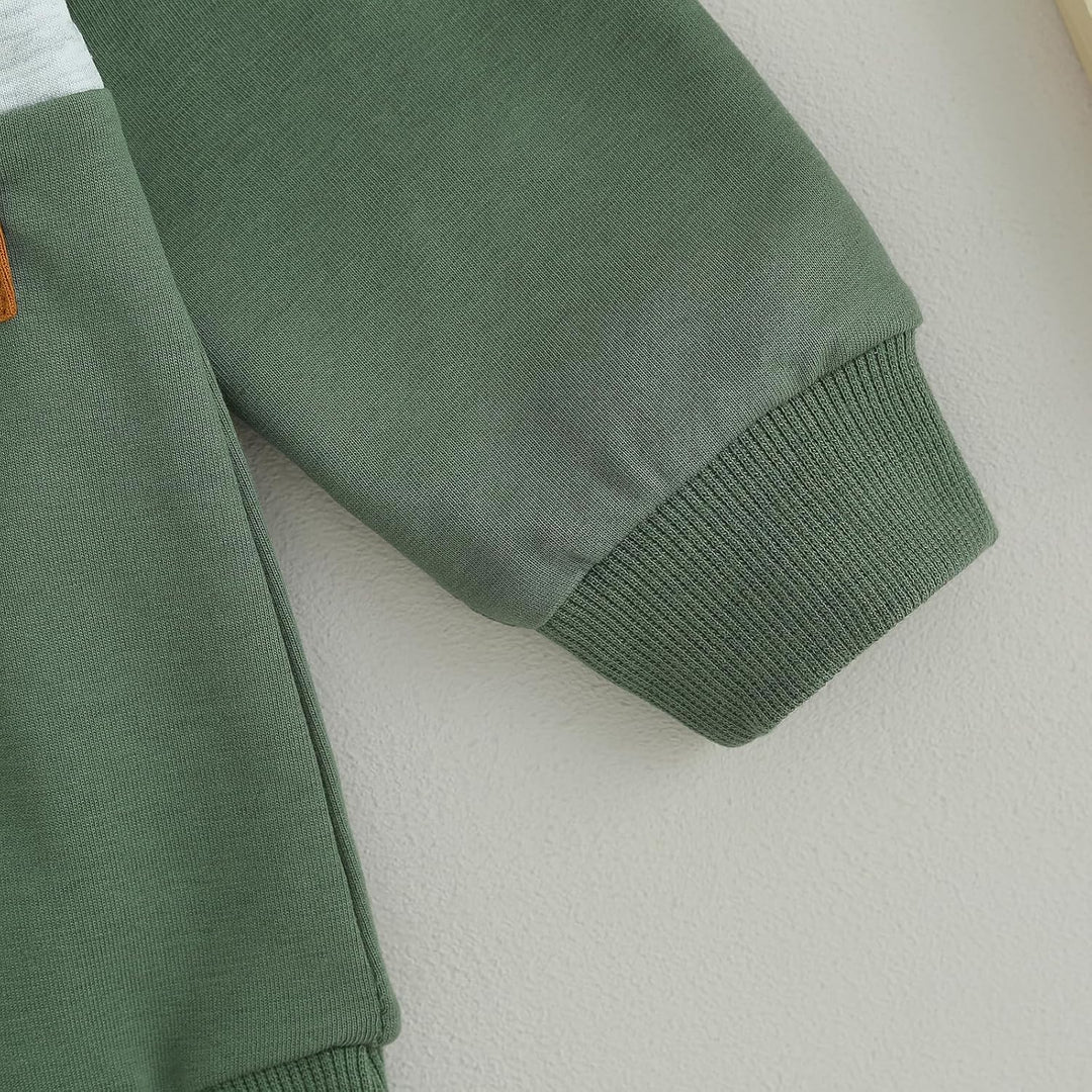 Stylish baby winter jogger set, perfect for play, with contrast design.