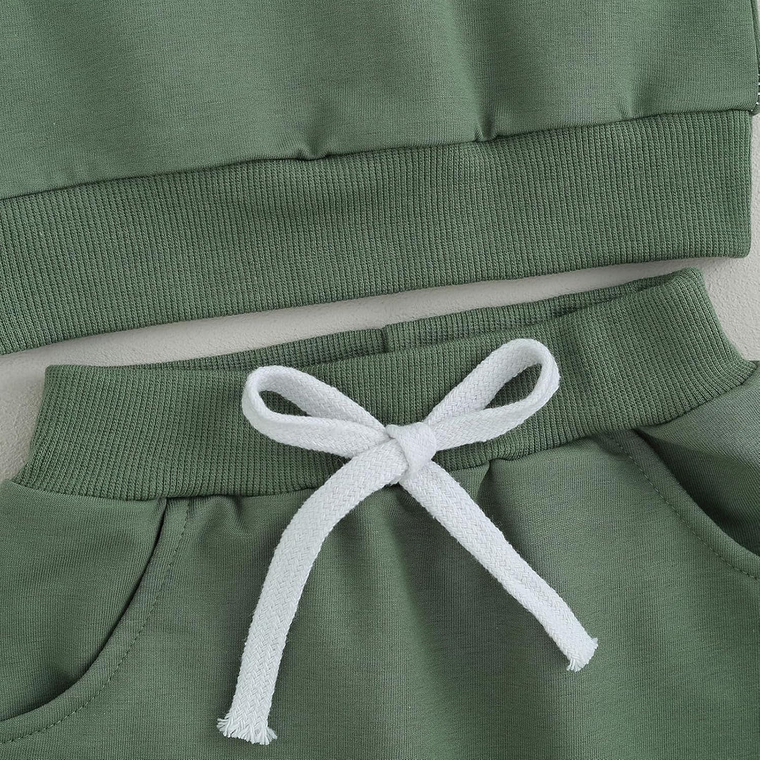 Cozy contrast sweatshirt & jogger trousers, a must-have baby winter outfit.