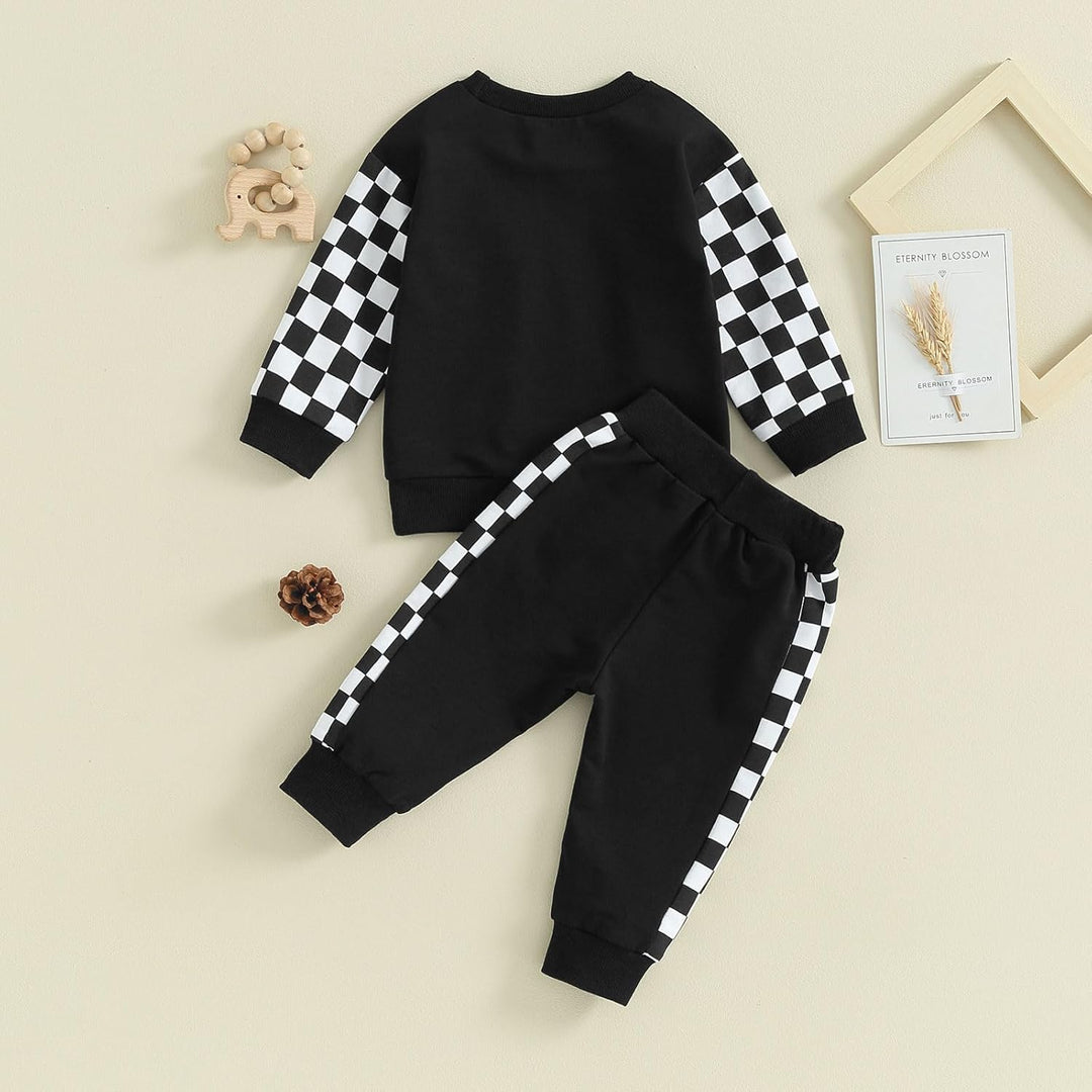 Naptime cozy baby winter jogger: contrast sweatshirt & soft trousers.