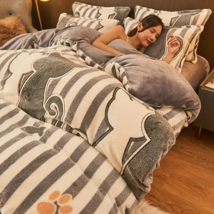 Cozy flannel duvet cover, soft velvet fleece for ultimate winter warmth. Perfect bedroom decor.