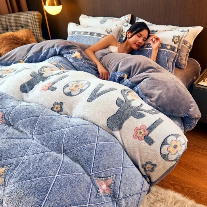 Plush, soft flannel duvet cover for a cozy winter bedroom. Ultimate warmth & home decor.