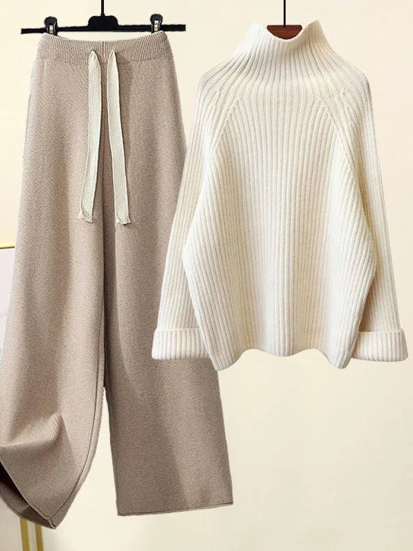 Women's comfortable two-piece knit loungewear set. Soft Oasis knit fabric, perfect for cozy at-home relaxation.