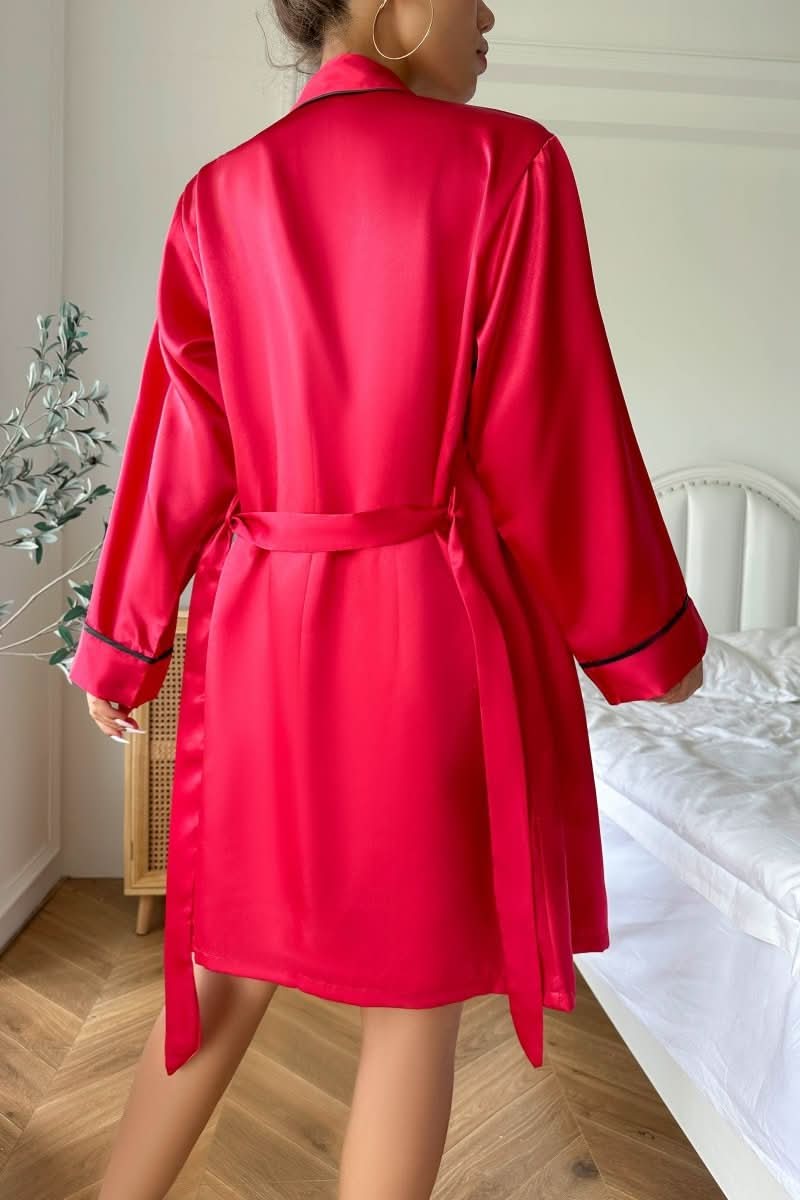 Stylish women's casual sleepwear: a comfortable two-piece pajama shorts set for cozy home lounging.