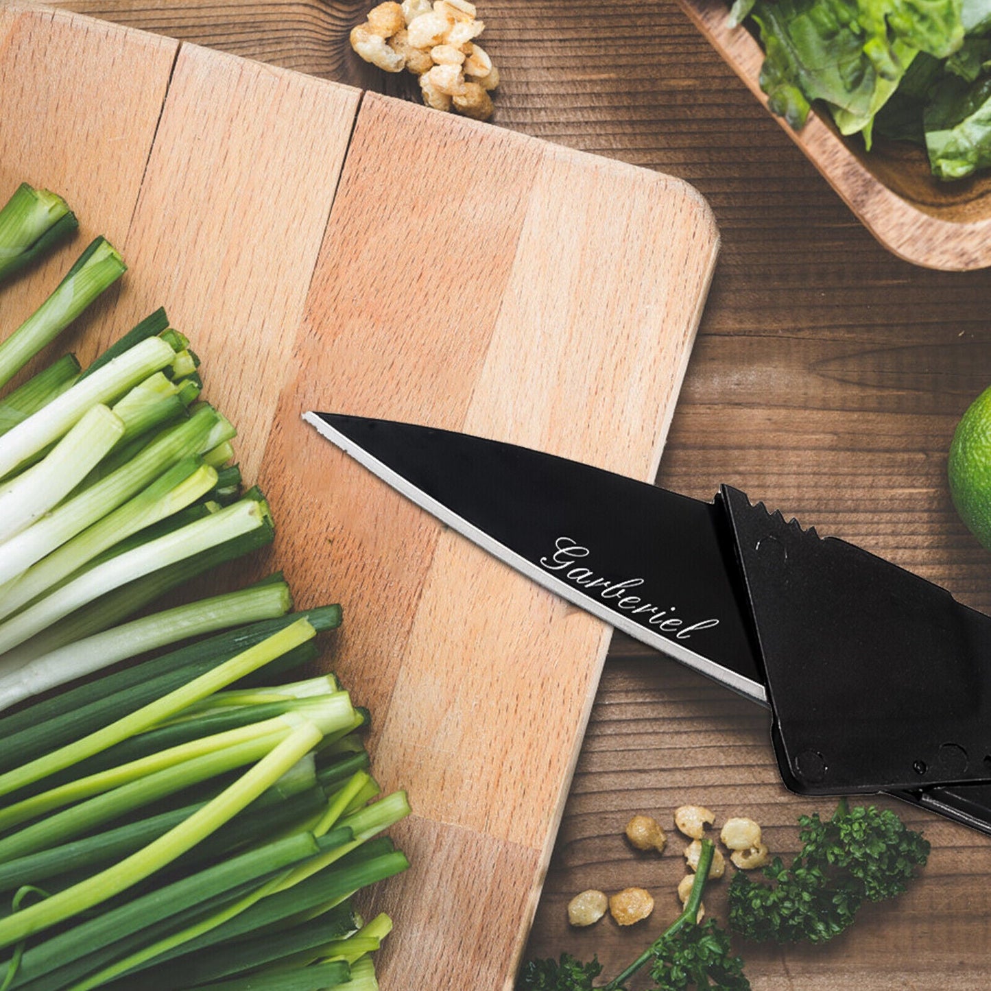 Credit card utility knife, easily fits in a wallet, a handy tool for daily tasks and outdoor adventures.