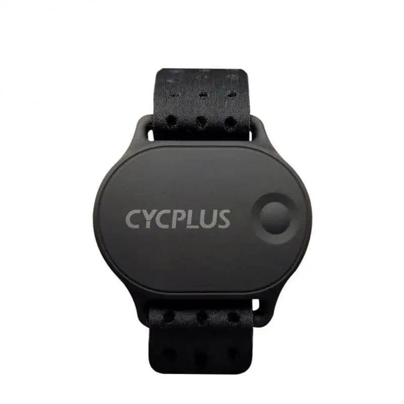 Athlete wearing heart rate monitor with Cycplus M2 GPS Bike Computer detecting data