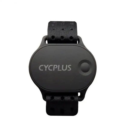 Athlete wearing heart rate monitor with Cycplus M2 GPS Bike Computer detecting data