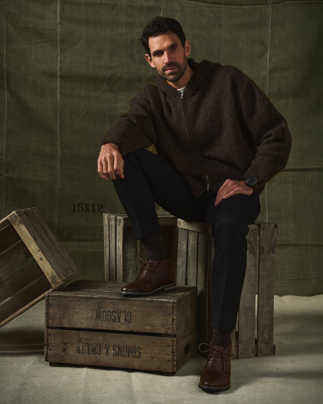 Stylish dark brown leather ankle boots for men, offering rugged style and comfort for daily use.