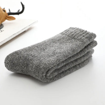 Everyday black unisex comfort socks, one size, providing cozy warmth and soft feel for your feet.