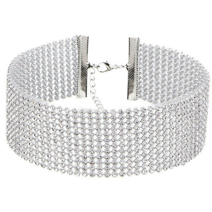 Chic women's dazzling crystal choker, a glamorous accessory that enhances any evening outfit.