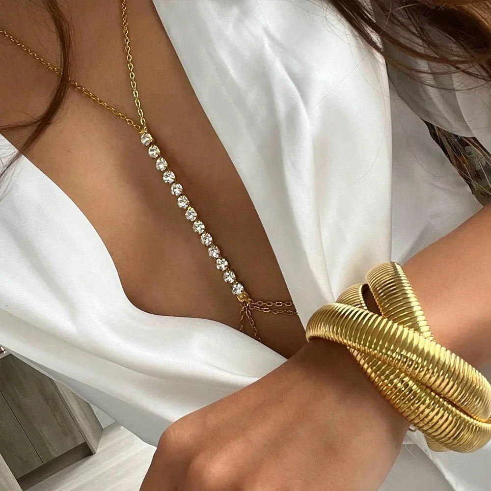 Dazzling women's rhinestone chest chain necklace, an elegant body chain statement piece perfect for party glamour.
