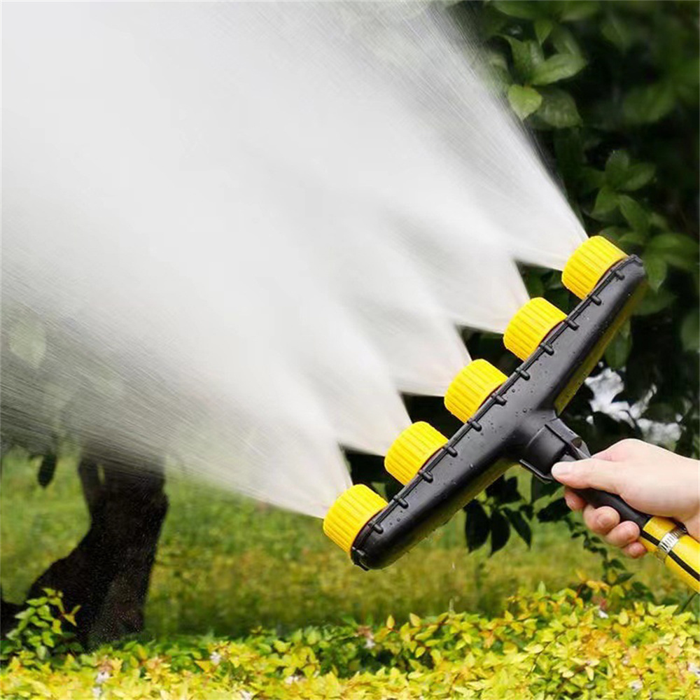 High-pressure adjustable garden nozzle for efficient water saving and outdoor cleaning.