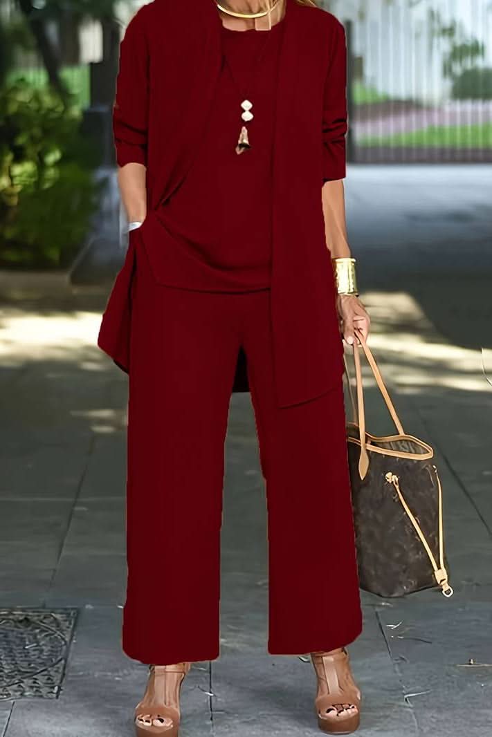 Soft, comfortable women's loungewear summer set. Stylish 3-piece casual outfit with flowy pants.