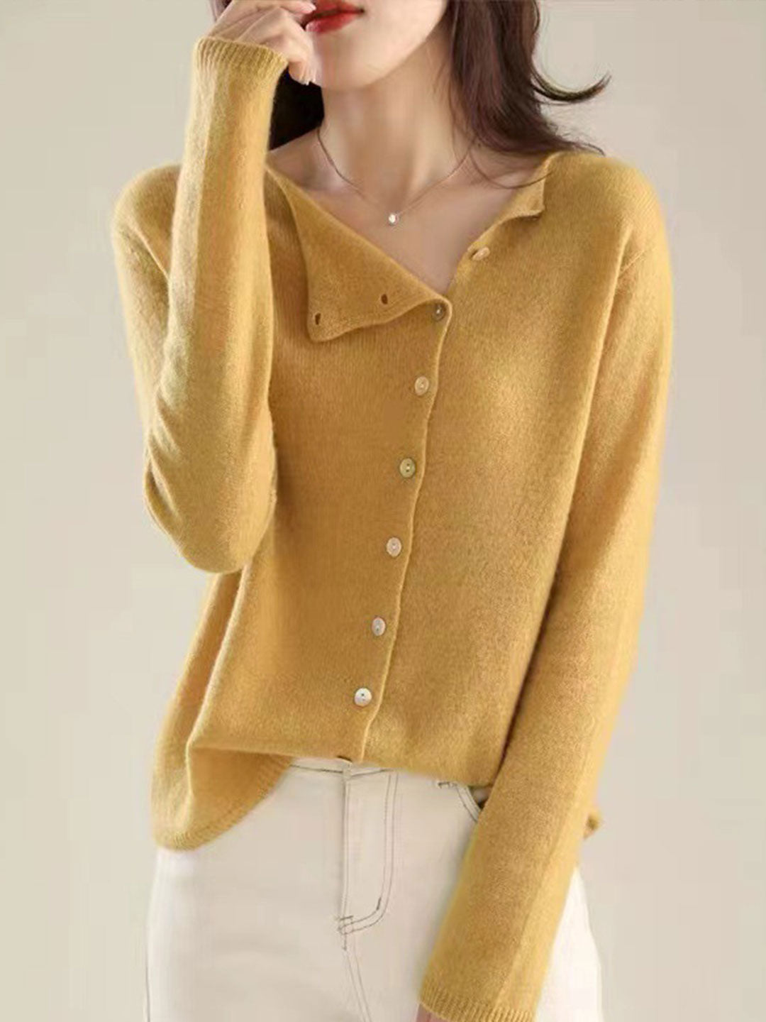 Elegant & cozy women's Lilou cardigan. Soft knit, relaxed fit, perfect layering top for versatile fashion.