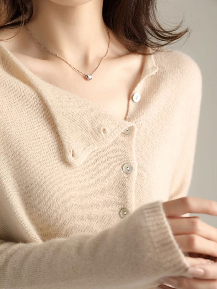 Women's Lilou cardigan: elegant, cozy knit with a relaxed fit. Long sleeve, open front, versatile fashion outerwear.