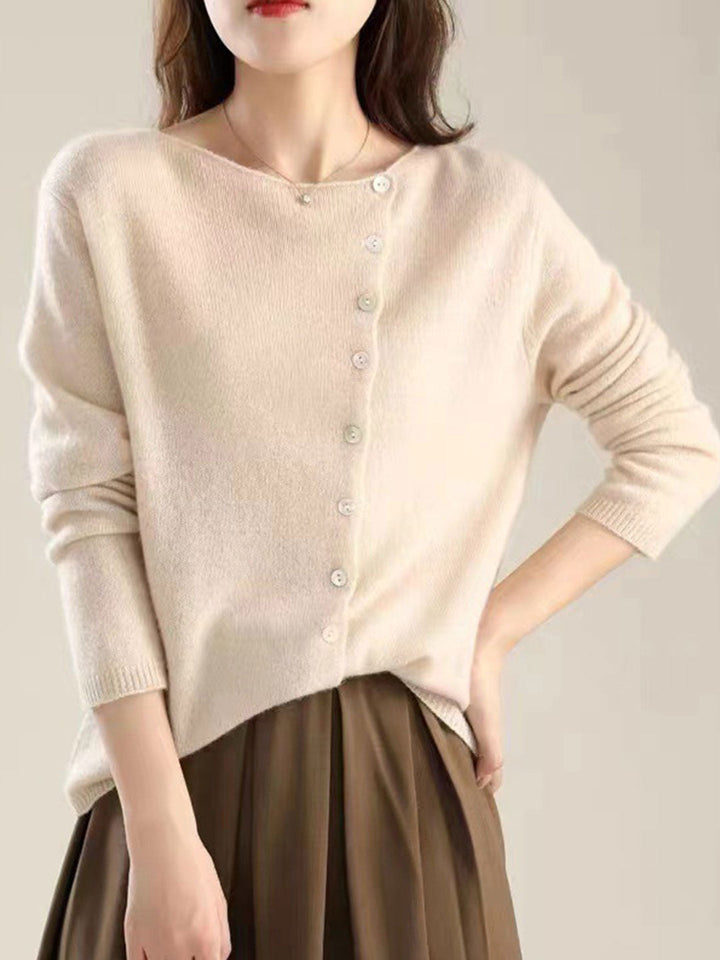 Layer up with this elegant women's Lilou cardigan. Cozy knit, relaxed fit, versatile long sleeve outerwear.