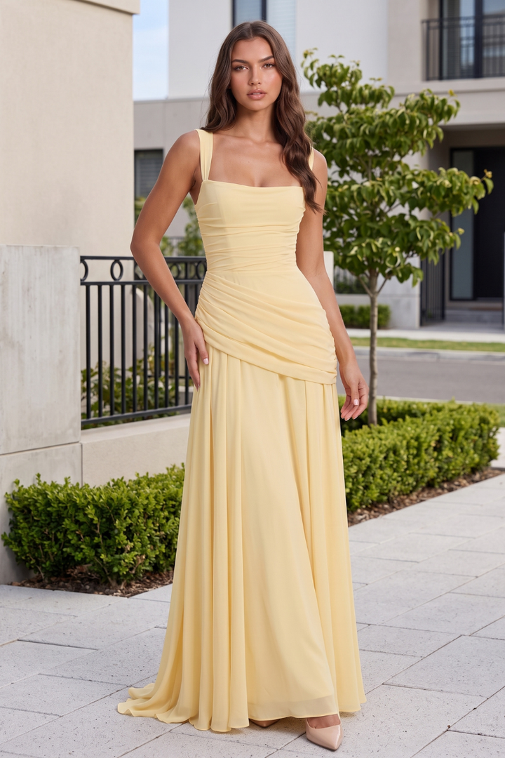 Chic women's party maxi dress, long and flowing for sophisticated evening events.
